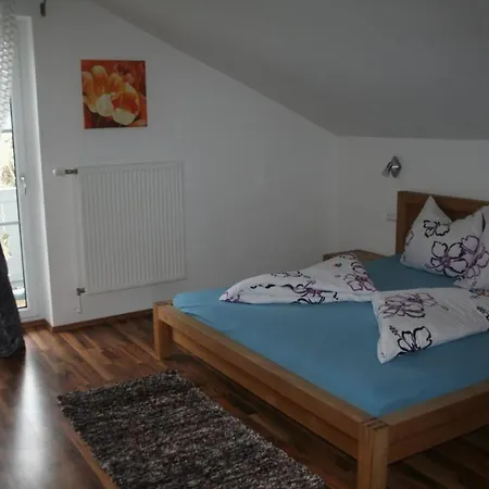 Haus Emily Bed & Breakfast 3*